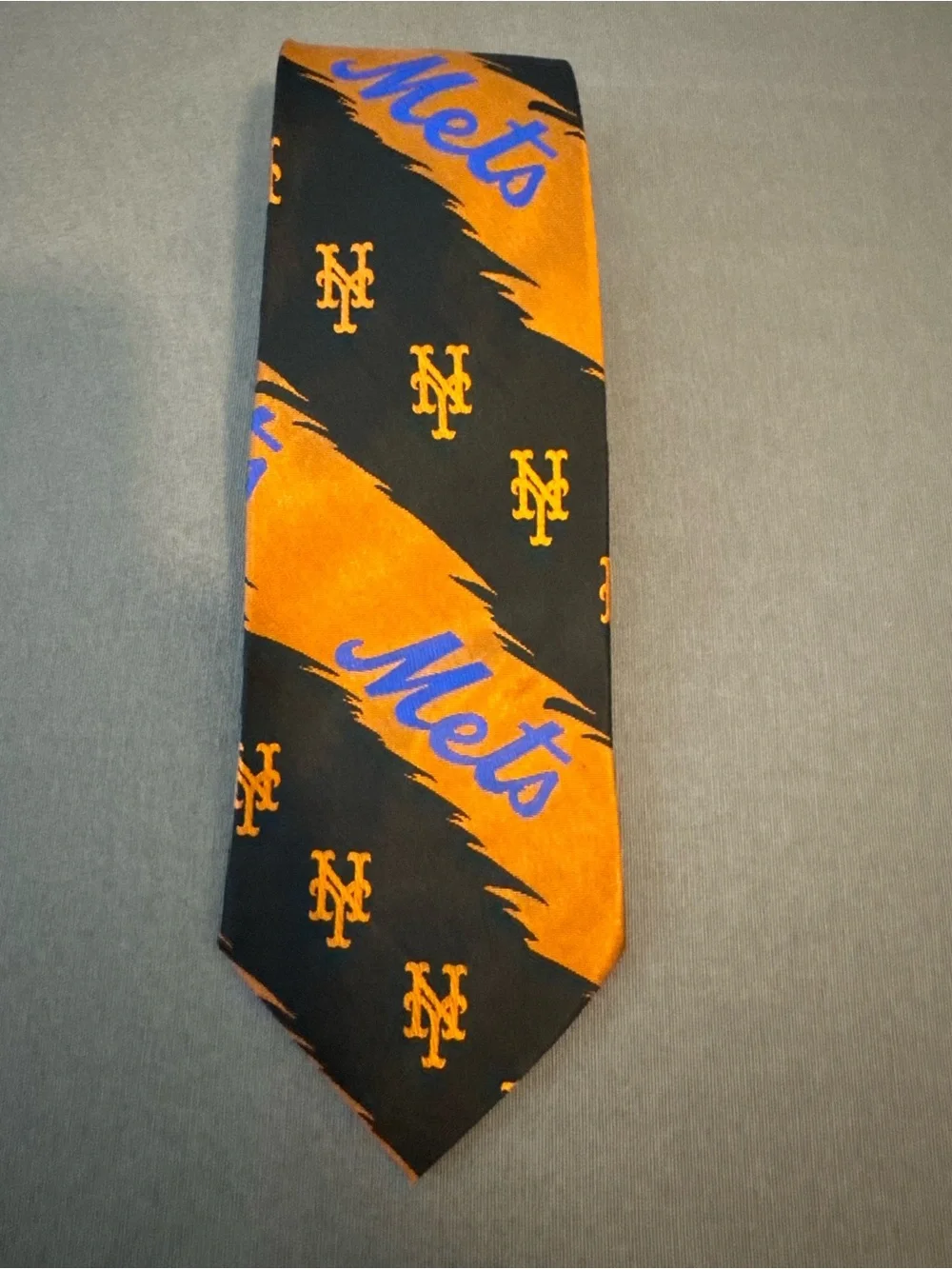 Men's 100% Silk New York Mets Neck Tie | MLB Baseball Fan Tie